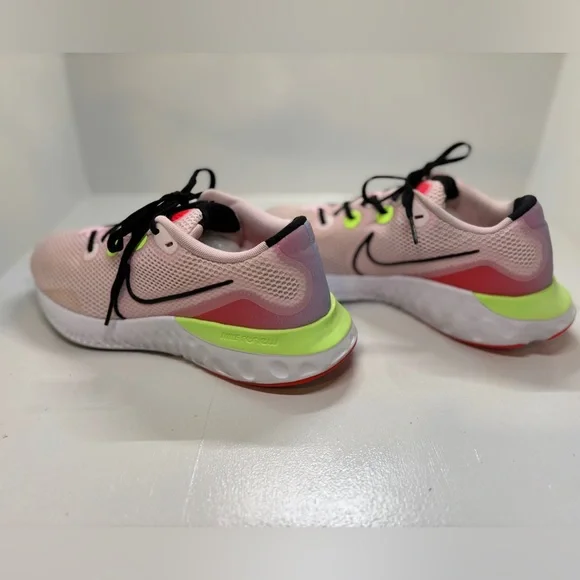 Nike Renew Run in the 'Pink Foam' women’s size 10 - Picture 4 of 11